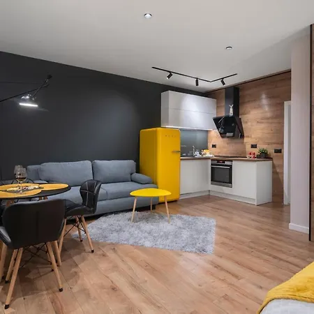 Apartment Enjoy Warna